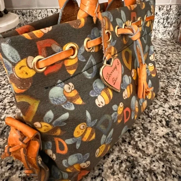 Vintage Dooney & Bourke bag mint condition - Picture 3 of 5